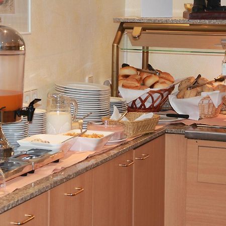Hotel Rahserhof Фирзен Екстериор снимка