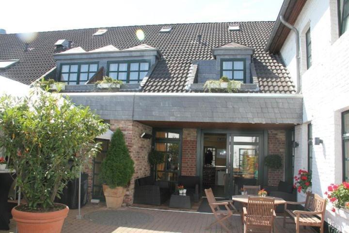 Hotel Rahserhof Фирзен Екстериор снимка