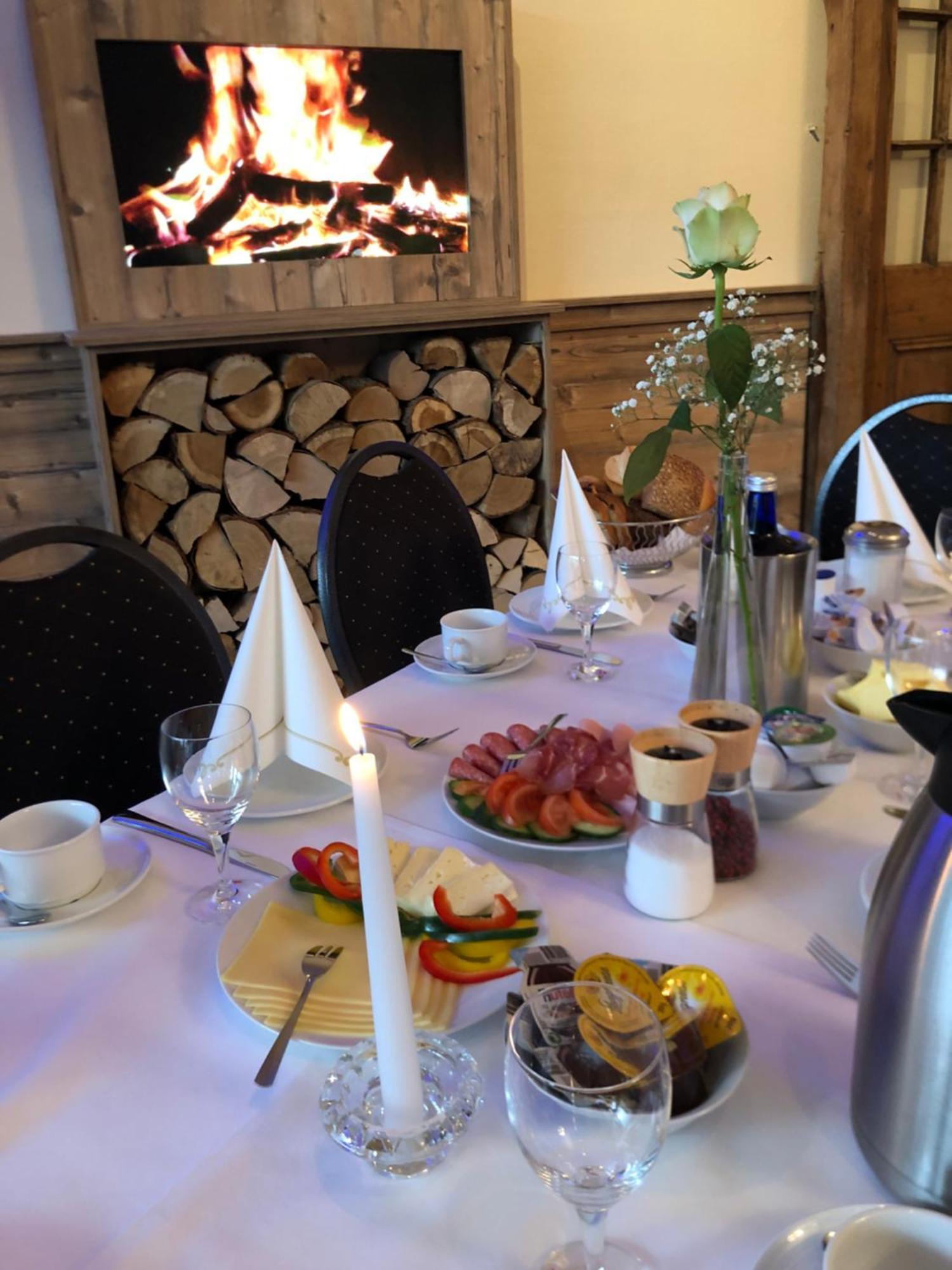 Hotel Rahserhof Фирзен Екстериор снимка